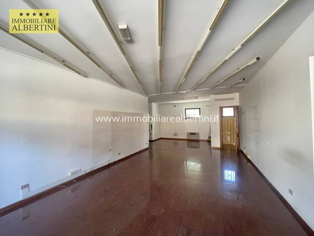 negozio in affitto a Sommacampagna in zona Caselle