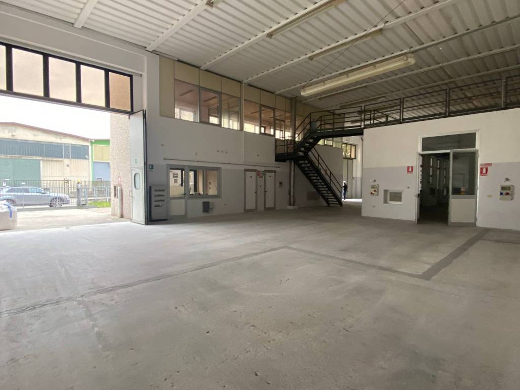 capannone in affitto a Sommacampagna