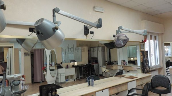 negozio in affitto a Sommacampagna