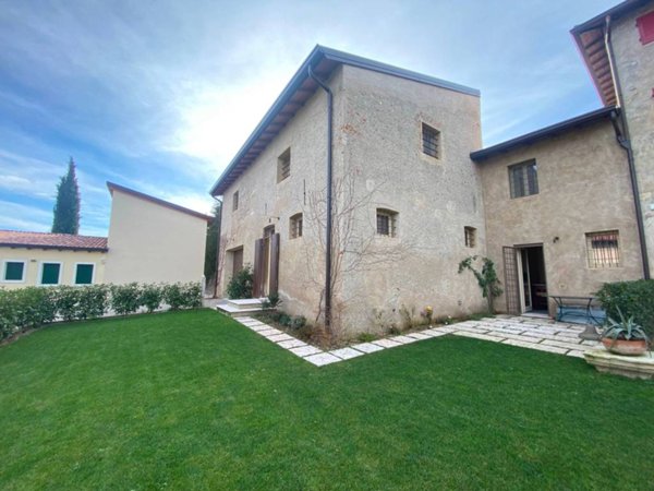 appartamento in affitto a Sommacampagna in zona Custoza