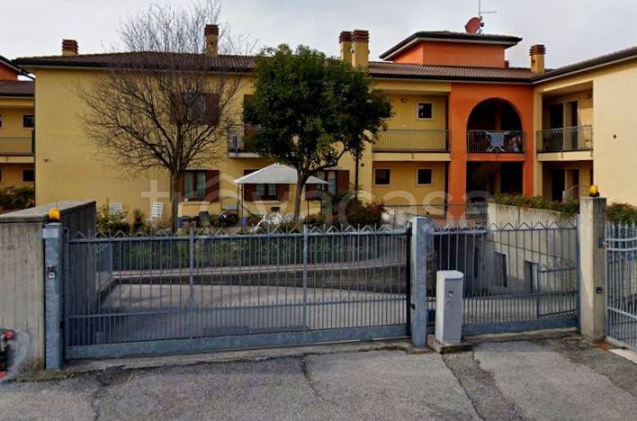 box auto in affitto a Sommacampagna