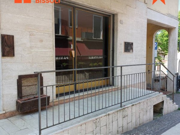 negozio in affitto a Sona in zona Palazzolo
