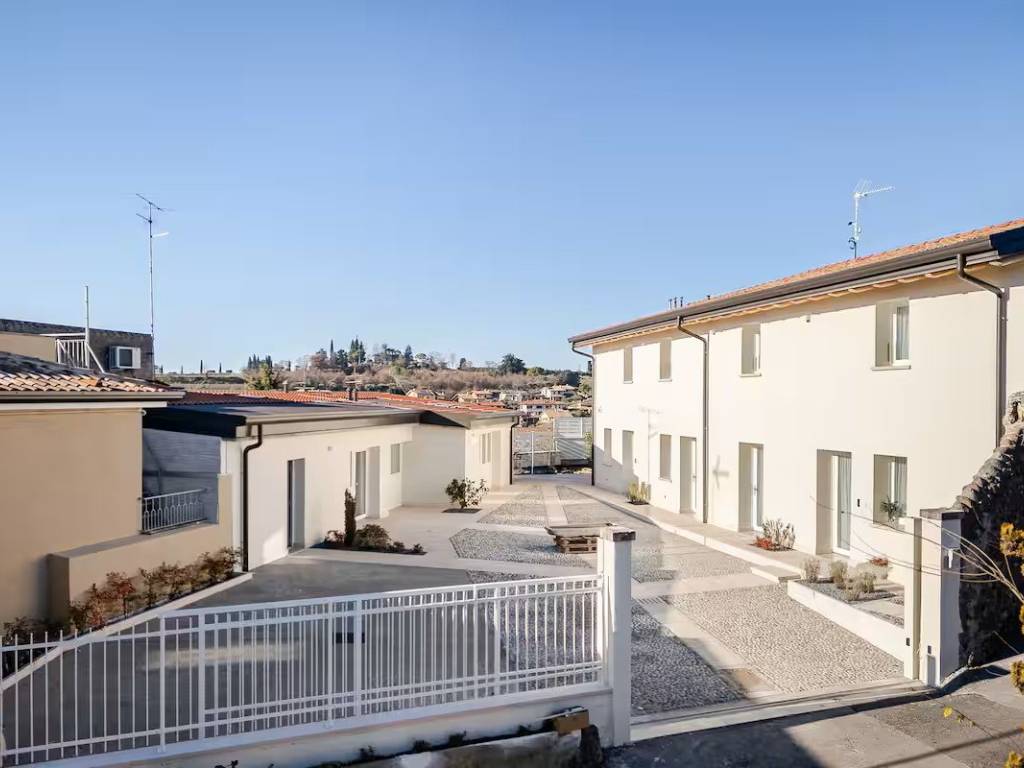 appartamento in affitto a Sona in zona Palazzolo