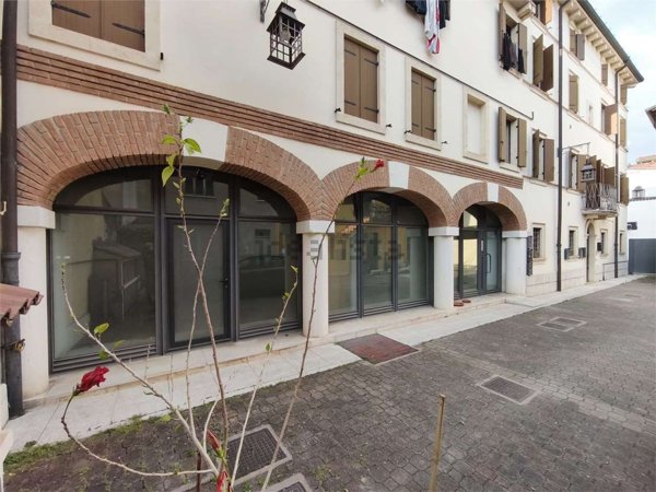 ufficio in affitto a Sona in zona Lugagnano