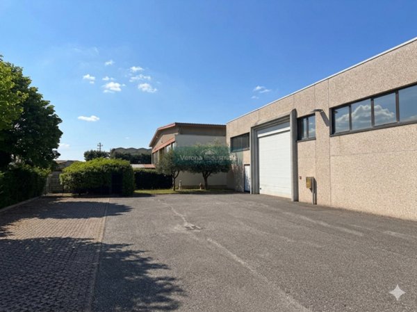 capannone in affitto a Sona in zona Lugagnano