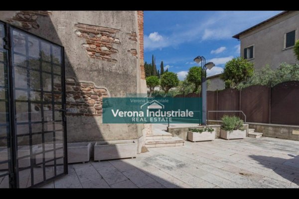 negozio in affitto a Sona in zona Palazzolo