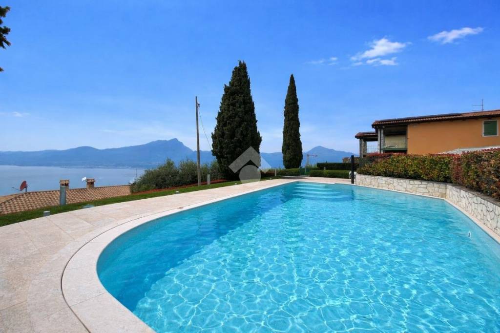 appartamento in affitto a Torri del Benaco in zona Albisano