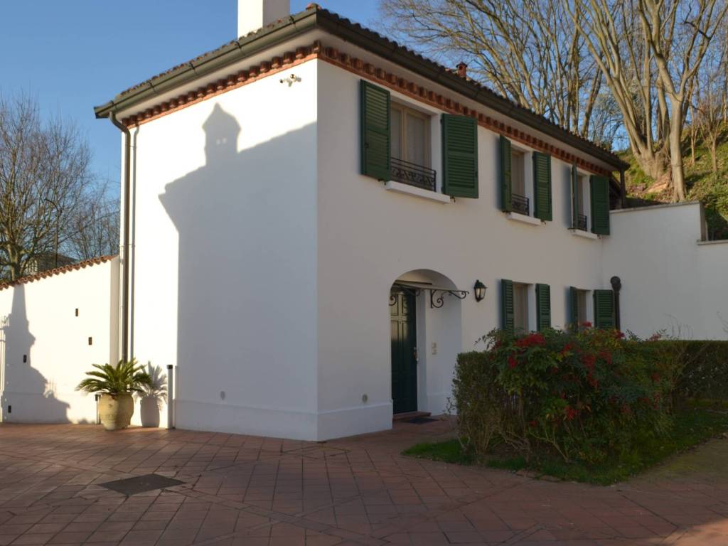 appartamento in affitto a Valeggio sul Mincio in zona Borghetto