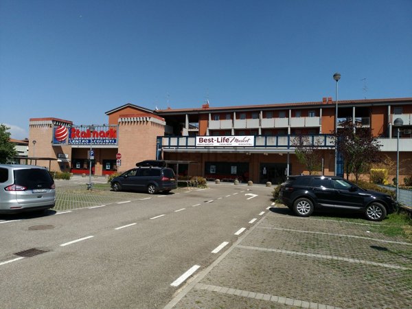 negozio in affitto a Valeggio sul Mincio