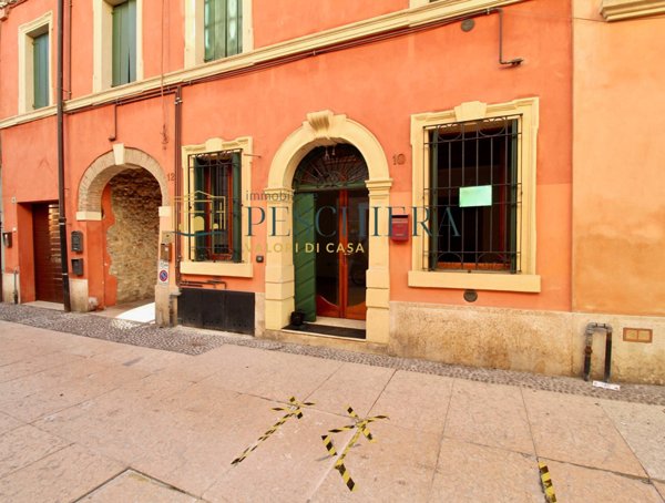 ufficio in affitto a Valeggio sul Mincio in zona Borghetto