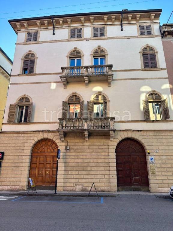 appartamento in affitto a Verona in zona Centro Storico