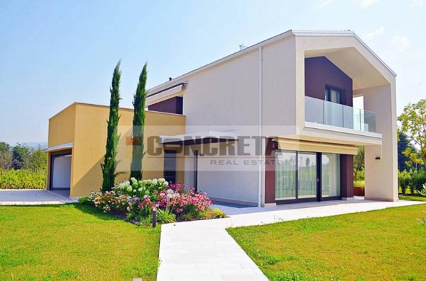 casa indipendente in affitto a Verona in zona Parona di Valpolicella