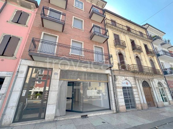 negozio in affitto a Verona in zona Veronetta