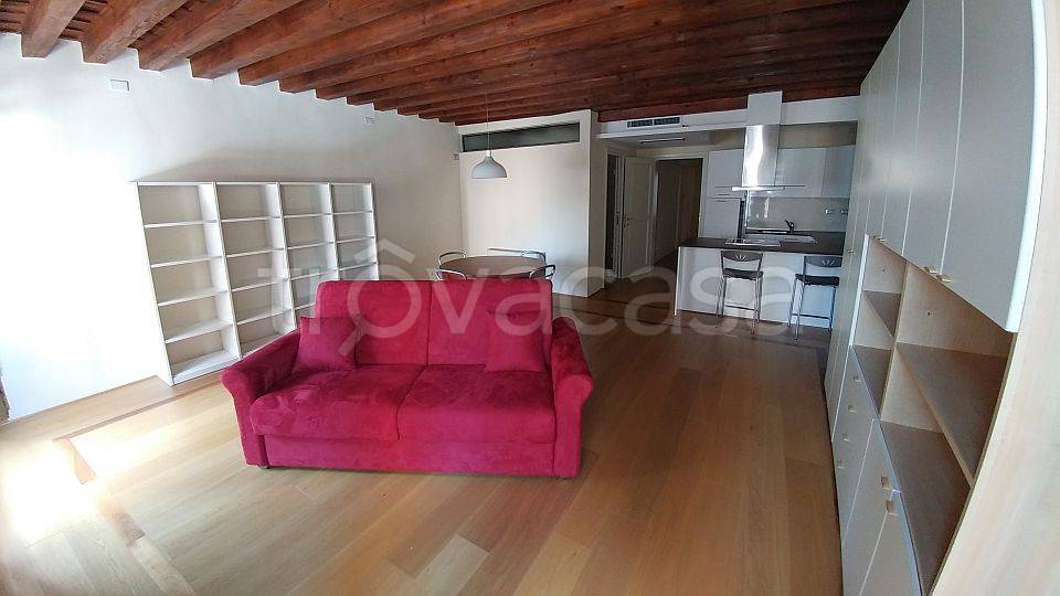 appartamento in affitto a Verona in zona Centro Storico