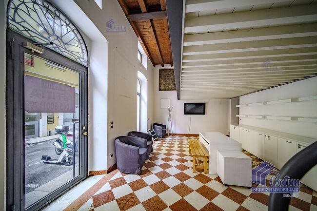 negozio in affitto a Verona in zona Centro Storico
