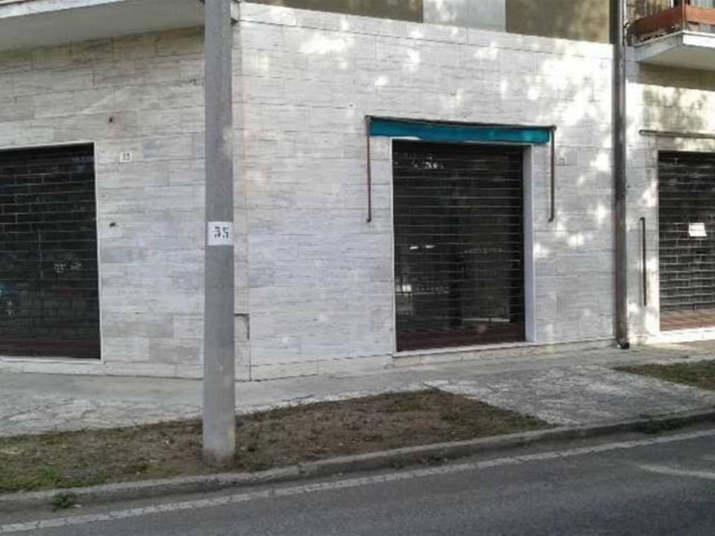 negozio in affitto a Verona in zona Borgo Venezia / Borgo Trieste
