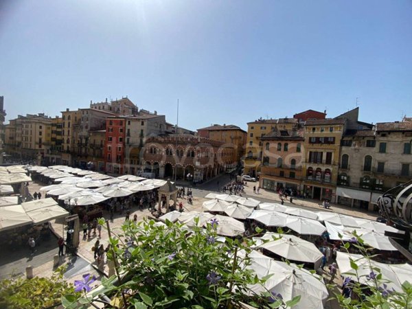 appartamento in affitto a Verona in zona Centro Storico