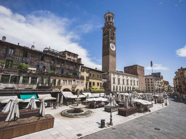 negozio in affitto a Verona in zona Centro Storico