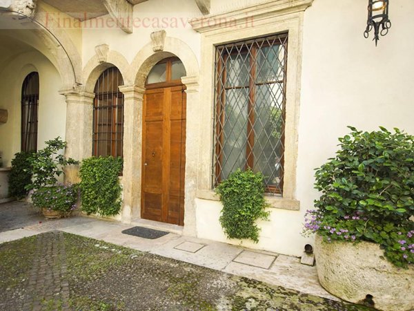 appartamento in affitto a Verona in zona Centro Storico
