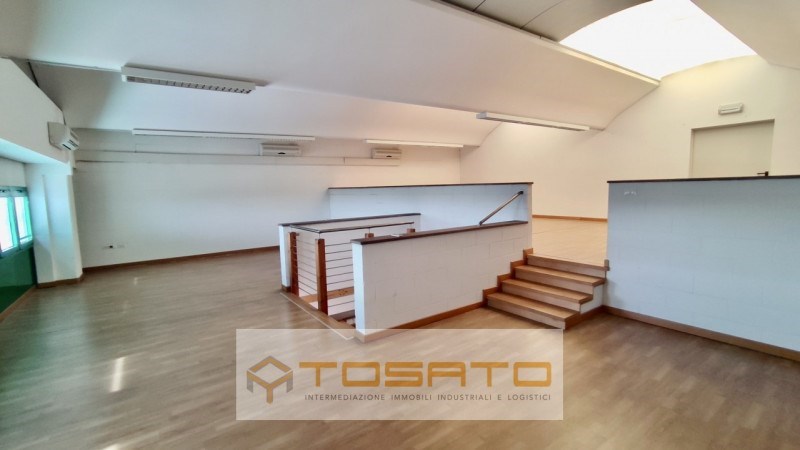 locale commerciale in affitto a Verona