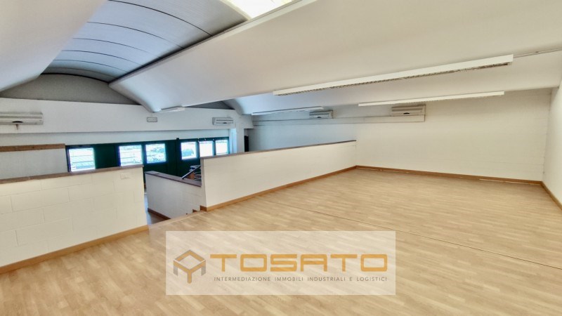 locale commerciale in affitto a Verona