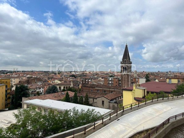 appartamento in affitto a Verona in zona Veronetta