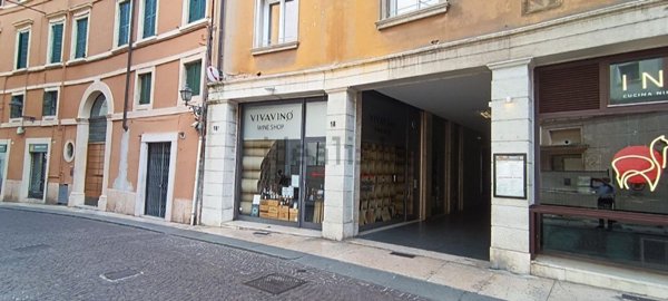 negozio in affitto a Verona in zona Centro Storico