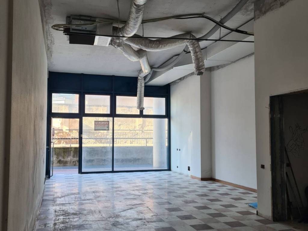 negozio in affitto a Verona in zona Borgo Roma