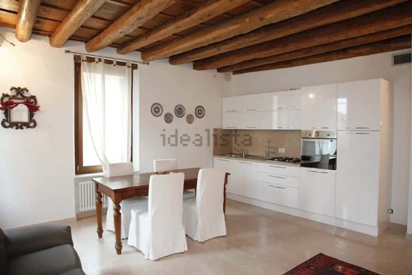 appartamento in affitto a Verona in zona Veronetta