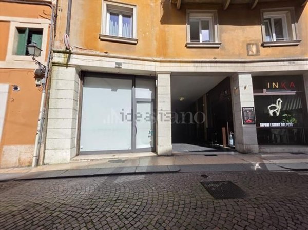 locale commerciale in affitto a Verona in zona Centro Storico