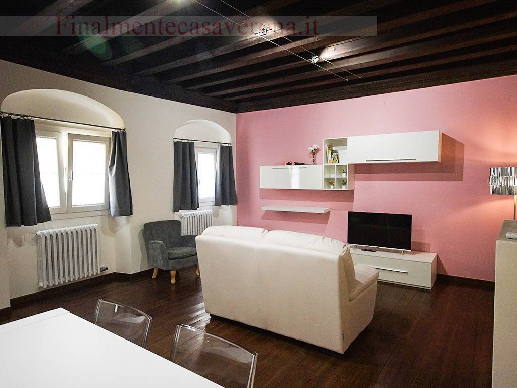 appartamento in affitto a Verona in zona Centro Storico