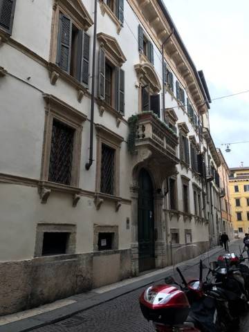 appartamento in affitto a Verona in zona Centro Storico