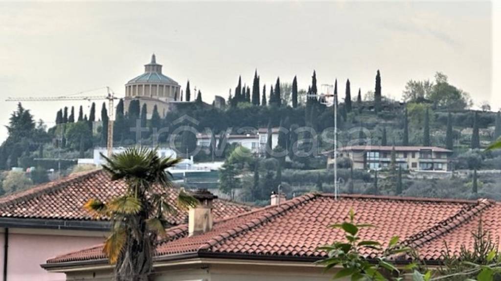 appartamento in affitto a Verona in zona Valdonega