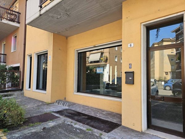 negozio in affitto a Verona in zona Porto Crencano