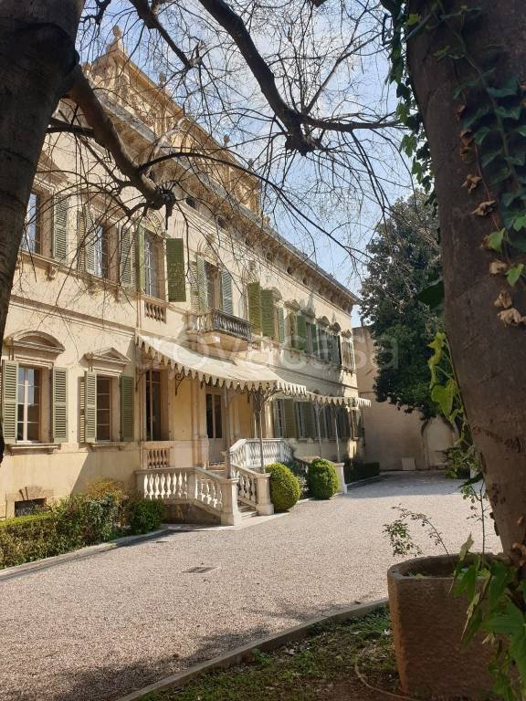 appartamento in affitto a Verona in zona Centro Storico