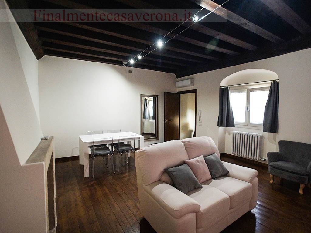 appartamento in affitto a Verona in zona Centro Storico