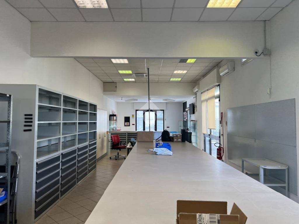 ufficio in affitto a Verona in zona Golosine