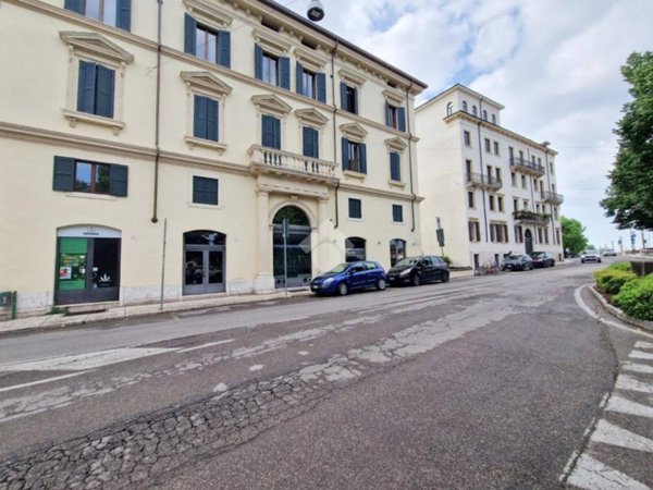 negozio in affitto a Verona in zona Veronetta