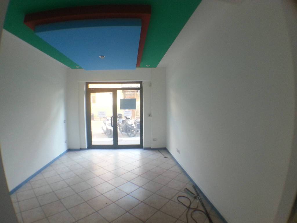 negozio in affitto a Verona in zona Veronetta