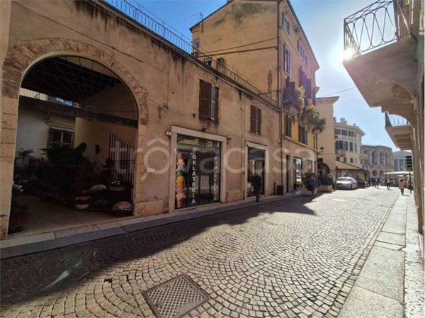 negozio in affitto a Verona in zona Centro Storico