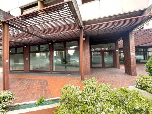 negozio in affitto a Verona in zona Borgo Milano