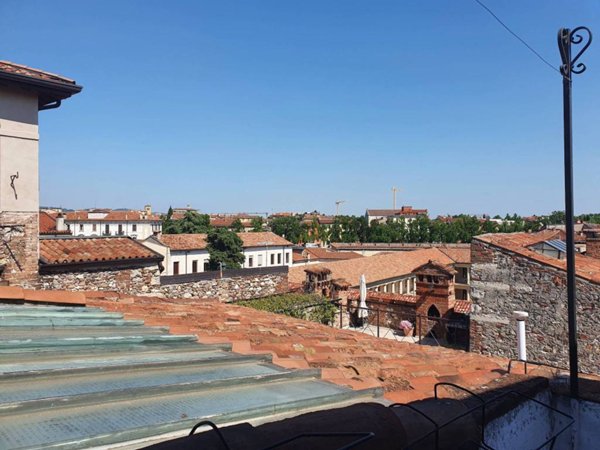 appartamento in affitto a Verona in zona Centro Storico