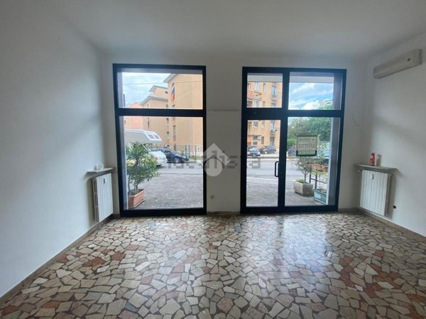 negozio in affitto a Verona in zona Borgo Milano
