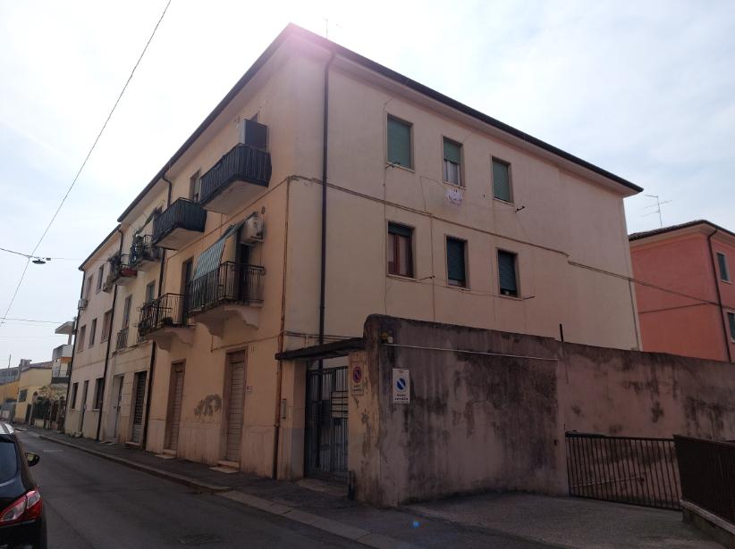 appartamento in affitto a Verona in zona Santa Lucia