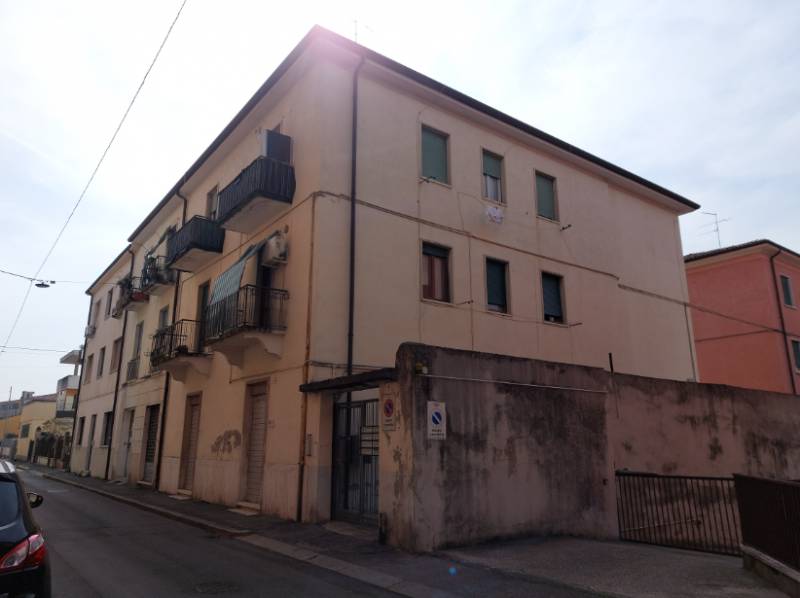 appartamento in affitto a Verona in zona Santa Lucia