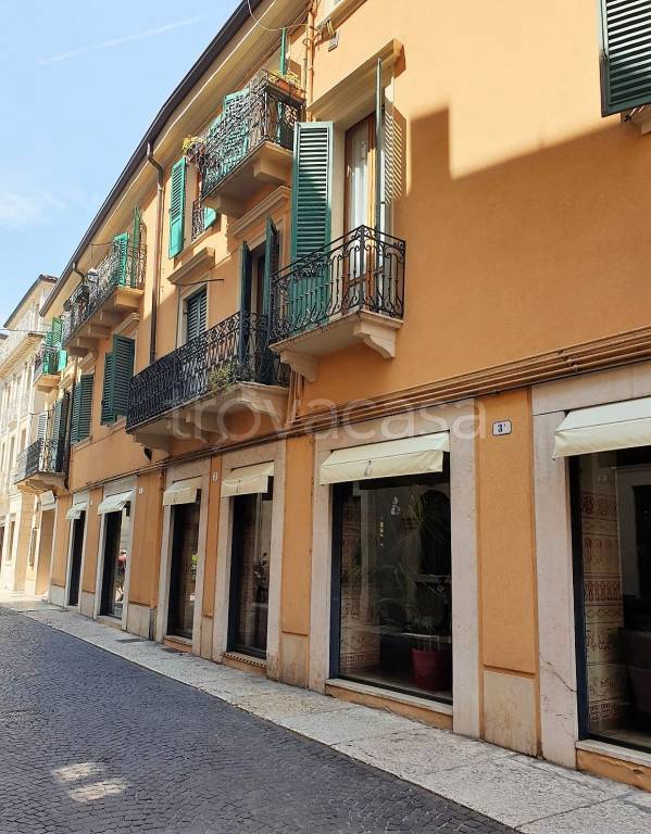 appartamento in affitto a Verona in zona Centro Storico