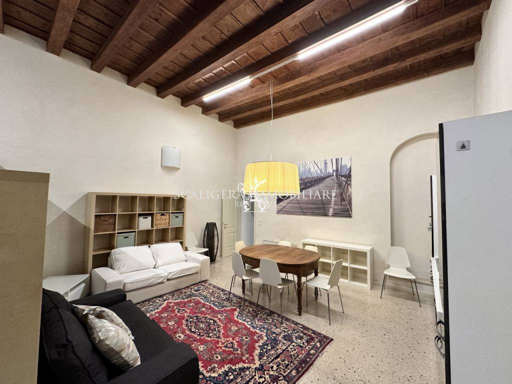 appartamento in affitto a Verona in zona Centro Storico