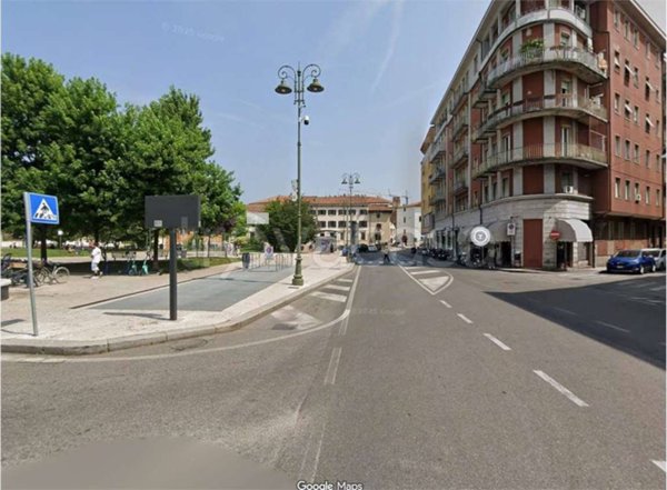 negozio in affitto a Verona in zona Cittadella