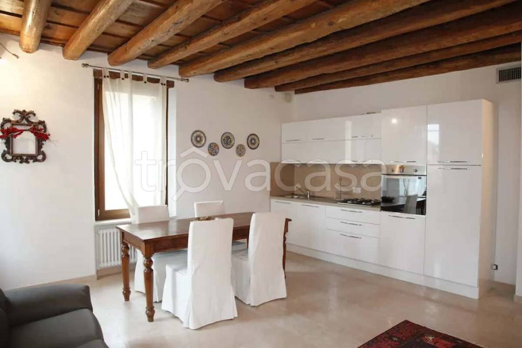 appartamento in affitto a Verona in zona Veronetta