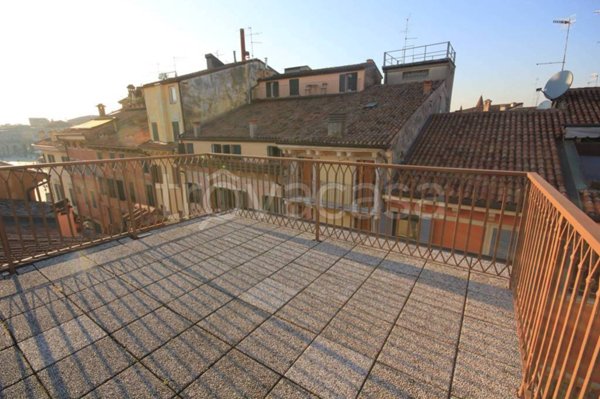 appartamento in affitto a Verona in zona Centro Storico